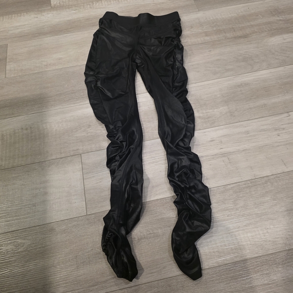 ALO Yoga Pants - ALO Yoga Shiny Black Activewear